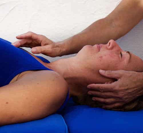 Session of chakra-reading & healing.