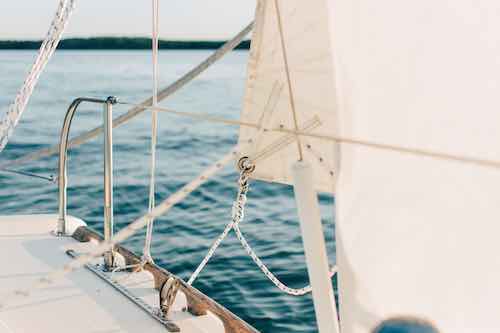 One day of sailing with experienced sailor/skipper on the Westeinderplassen.